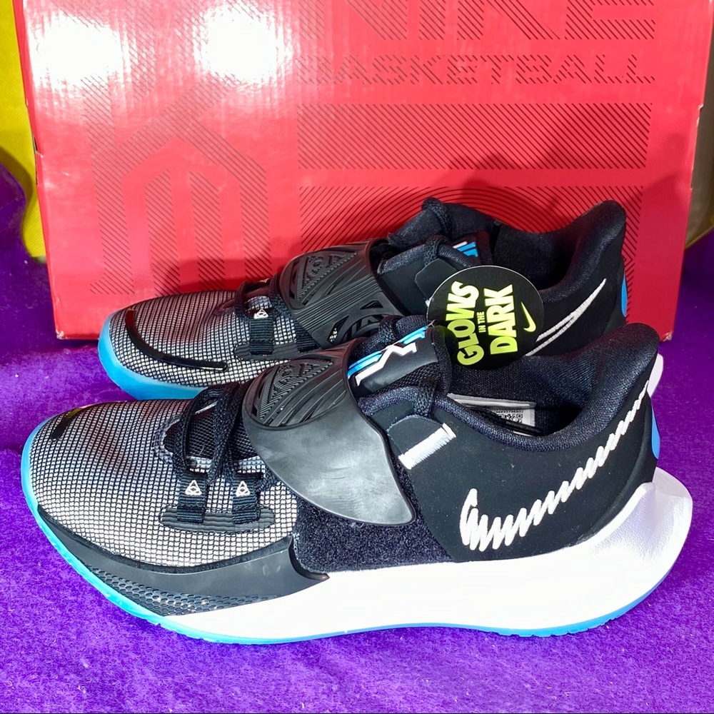 Nike Kyrie 3 Low Moon Mens Basketball Shoes Glow In the Dark CJ1286 001 Sz.5 NIB